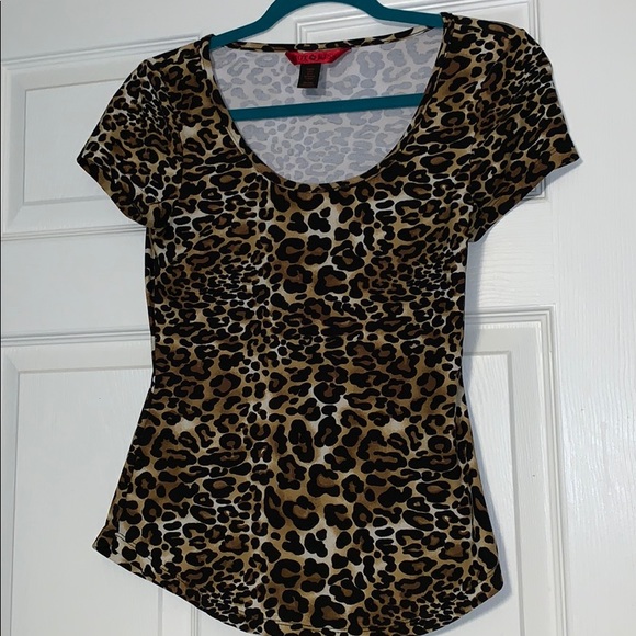Hot Kiss Tops - Leopard print scoop neckline short sleeve
